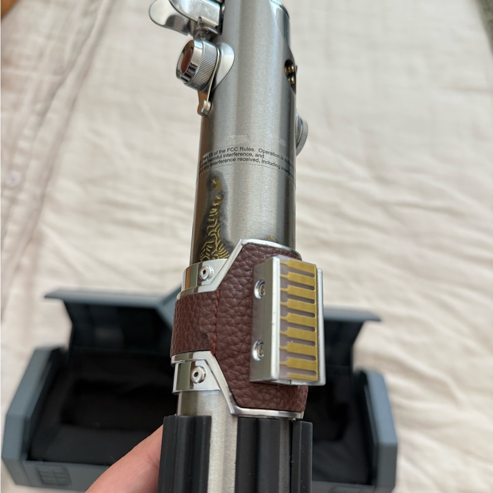 Star Wars Skywalker Lightsaber - Picture 3 of 5